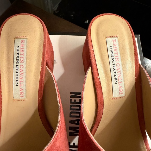 Chinese Laundry Women's Rose Suede Mules - Picture 4 of 6